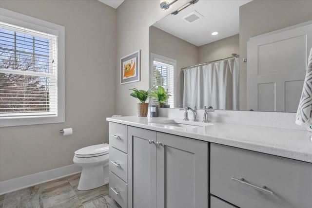 17860 Greenbrier DRIVE, Brookfield, WI 53045