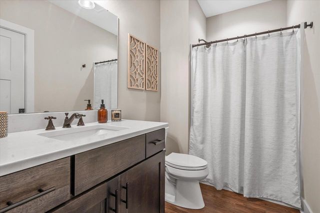 17860 Greenbrier DRIVE, Brookfield, WI 53045