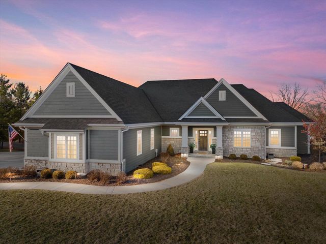 17860 Greenbrier DRIVE, Brookfield, WI 53045