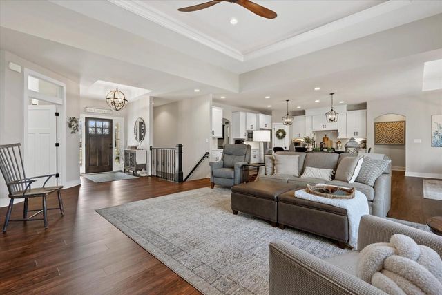 17860 Greenbrier DRIVE, Brookfield, WI 53045