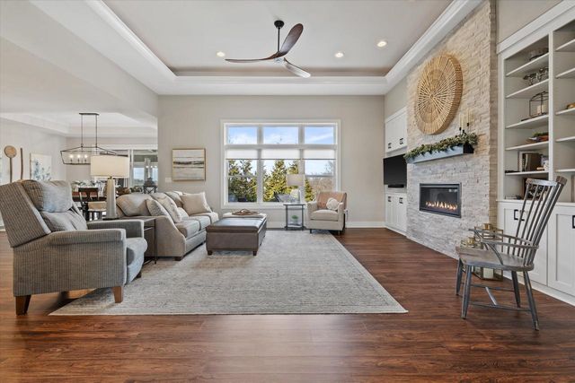 17860 Greenbrier DRIVE, Brookfield, WI 53045