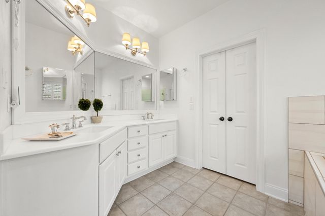 223 The Hills DR 3, Austin, TX 78738