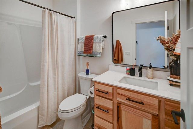 414 E School Road, Cottage Grove, WI 53527