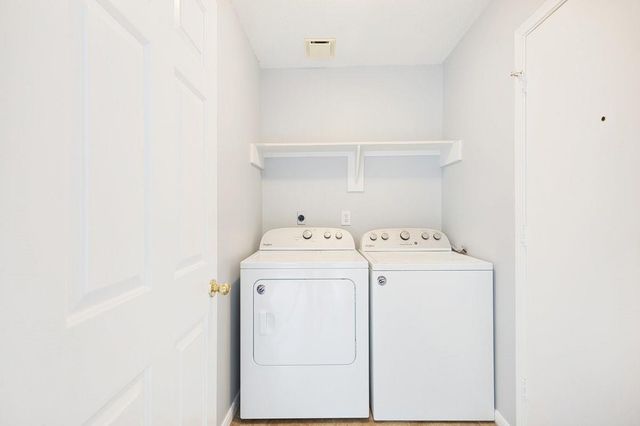 2922 Abbey Field Drive, Pearland, TX 77584