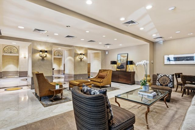 3401 Lee Parkway 409, Dallas, TX 75219