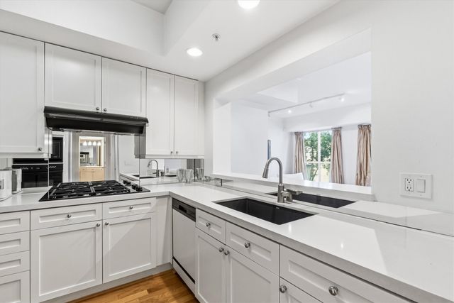 3401 Lee Parkway 409, Dallas, TX 75219