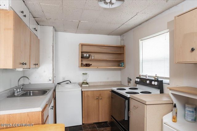 869 Bouton Court, Fairbanks, AK 99712