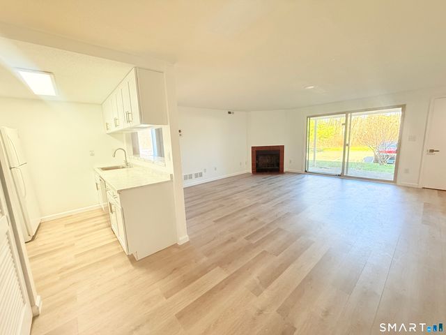 20 Little Oak Lane 20, Rocky Hill, CT 06067