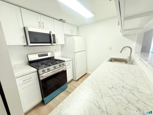 20 Little Oak Lane 20, Rocky Hill, CT 06067