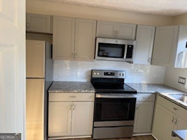 134 Fernbanks Court, Athens, GA 30605