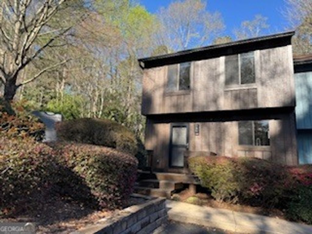 134 Fernbanks Court, Athens, GA 30605