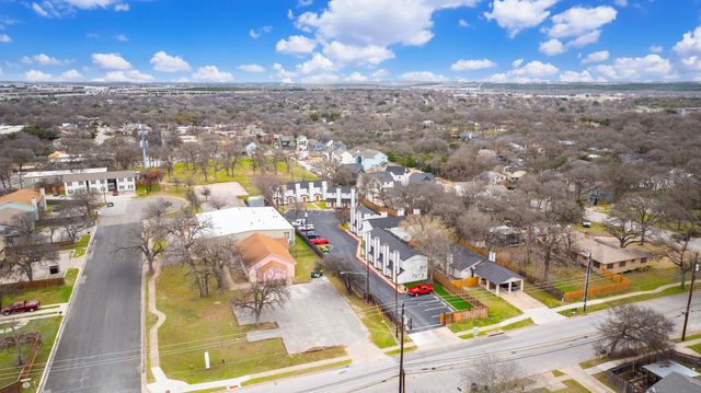 2706 Wheless LN 401, Austin, TX 78723