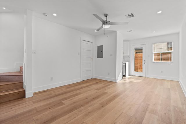 2706 Wheless LN 401, Austin, TX 78723