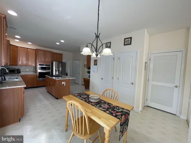 16 TANNER DR, Princeton, NJ 08540