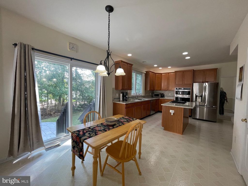 16 TANNER DR, Princeton, NJ 08540