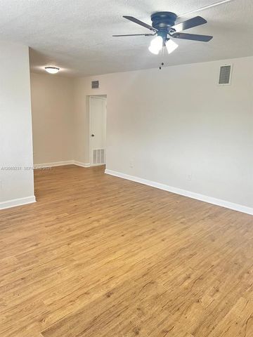 8271 Crespi Boulevard 5, Miami Beach, FL 33141