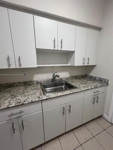 8271 Crespi Boulevard 5, Miami Beach, FL 33141