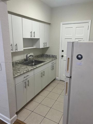 8271 Crespi Boulevard 5, Miami Beach, FL 33141