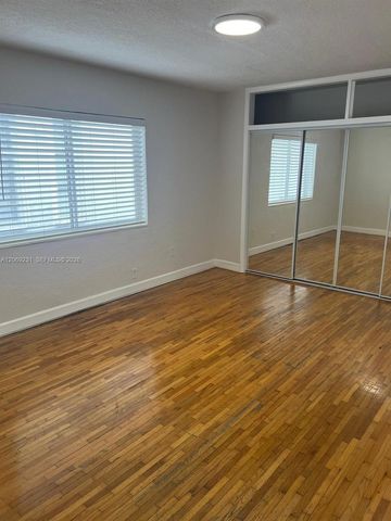 8271 Crespi Boulevard 5, Miami Beach, FL 33141