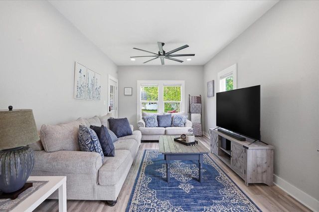 122 Tenny AVENUE, Waukesha, WI 53186