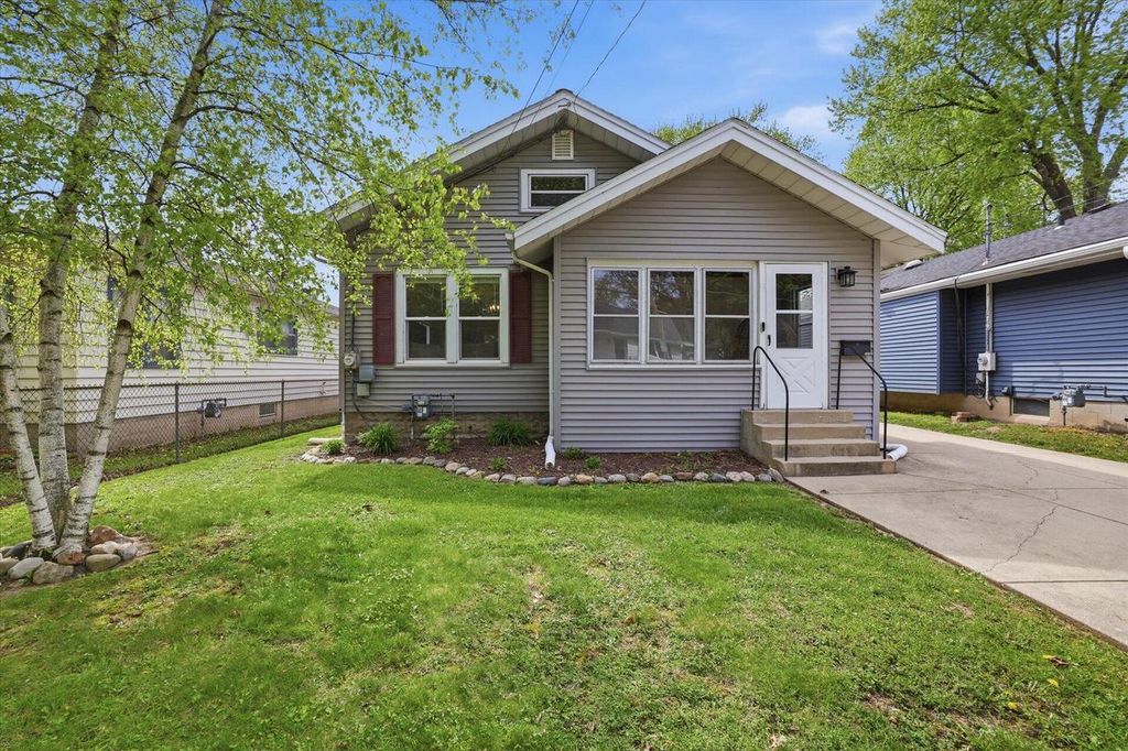 122 Tenny AVENUE, Waukesha, WI 53186