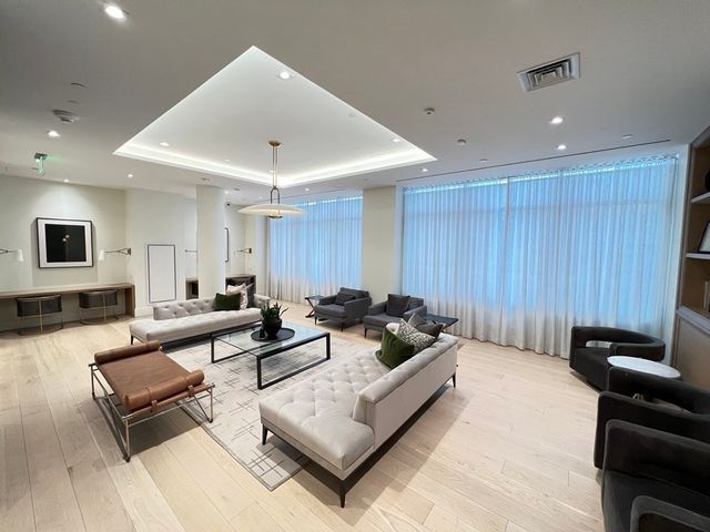 100 Shawmut Ave. 812, Boston, MA 02118