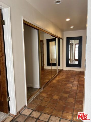 639 Navy Street B, Santa Monica, CA 90405
