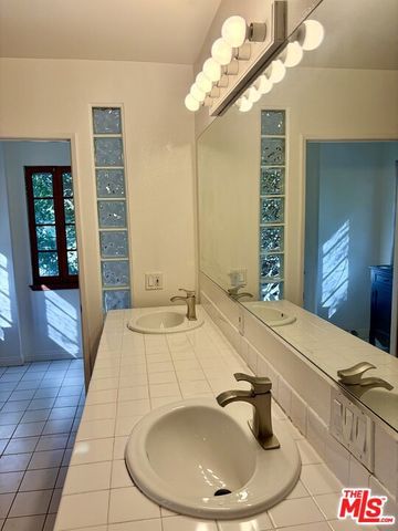 639 Navy Street B, Santa Monica, CA 90405