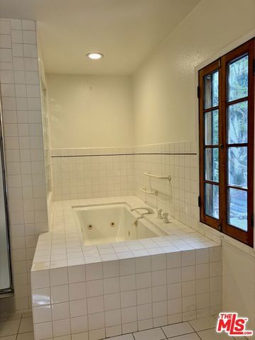 639 Navy Street B, Santa Monica, CA 90405