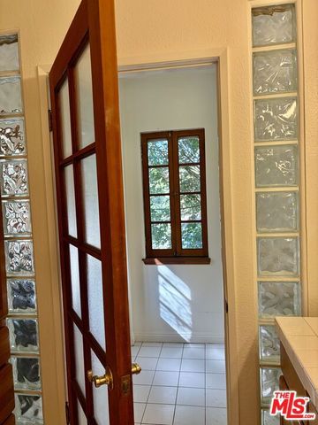 639 Navy Street B, Santa Monica, CA 90405