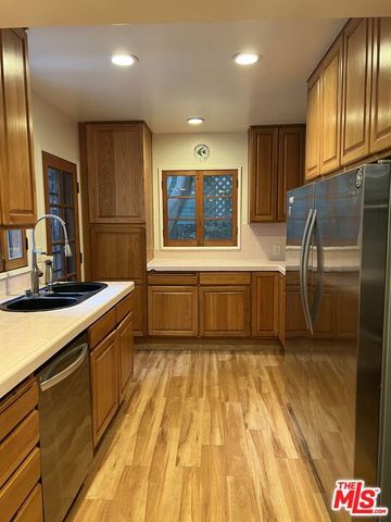 639 Navy Street B, Santa Monica, CA 90405