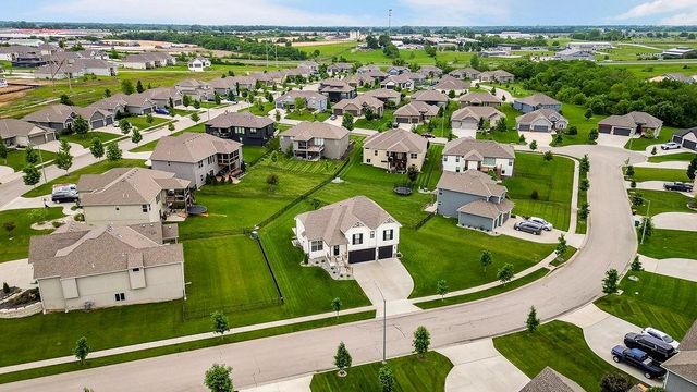 18911 Weaver Street, Spring Hill, KS 66083