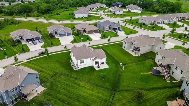 18911 Weaver Street, Spring Hill, KS 66083