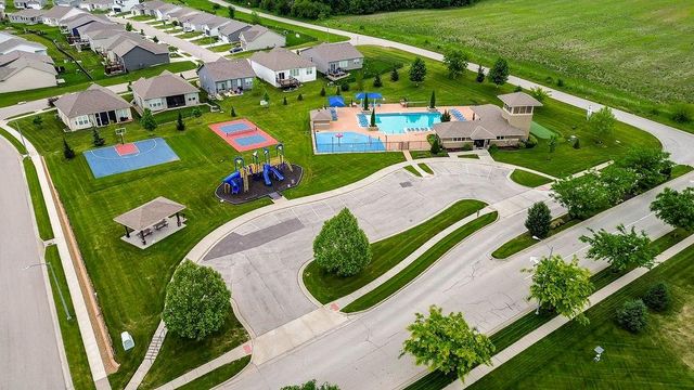 18911 Weaver Street, Spring Hill, KS 66083