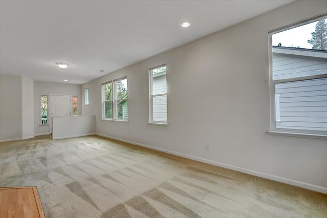 124 Starling Cir, Grass Valley, CA 95945