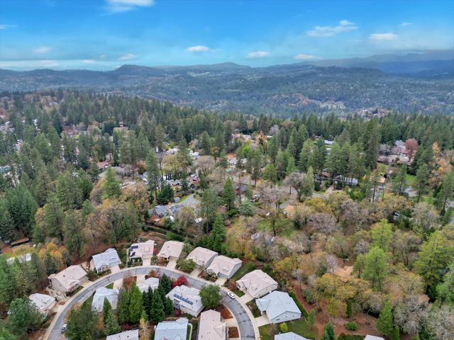 124 Starling Cir, Grass Valley, CA 95945