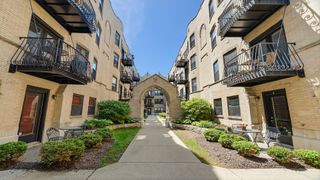 4442 N Damen Avenue 3E, Chicago, IL 60625
