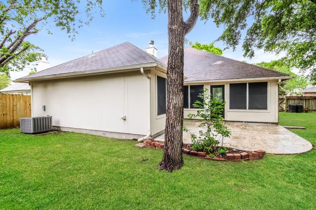 26967 Crown Haven Court, Kingwood, TX 77339