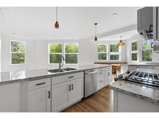 8780 Se FLAVEL St, Portland, OR 97266