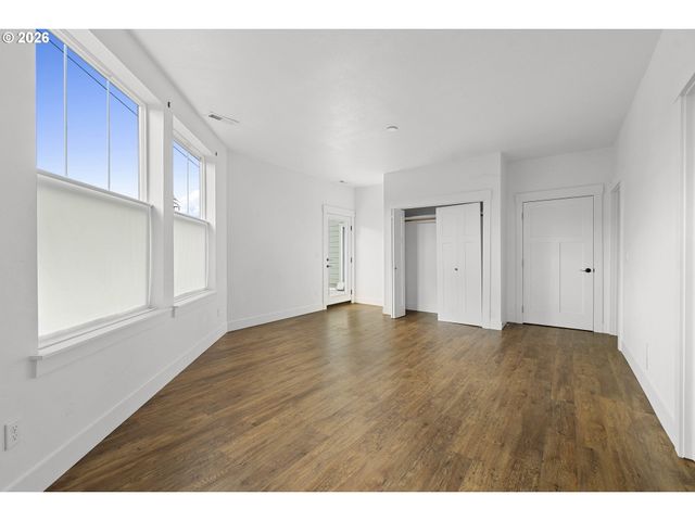 8780 Se FLAVEL St, Portland, OR 97266