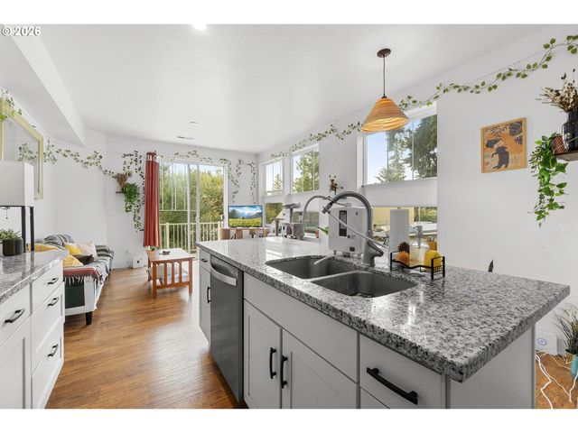 8780 Se FLAVEL St, Portland, OR 97266