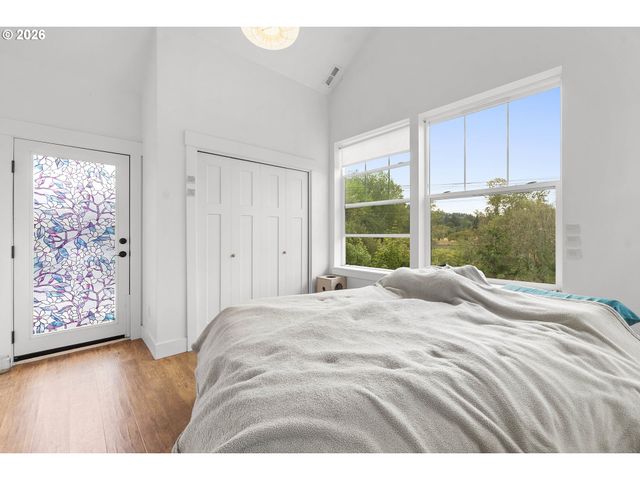 8780 Se FLAVEL St, Portland, OR 97266