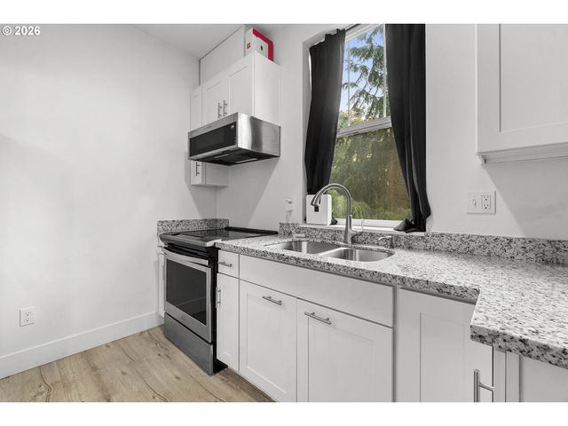 8780 Se FLAVEL St, Portland, OR 97266