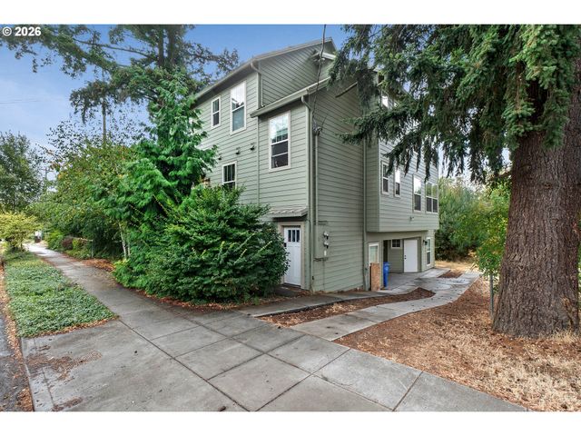8780 Se FLAVEL St, Portland, OR 97266