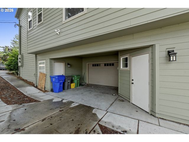 8780 Se FLAVEL St, Portland, OR 97266