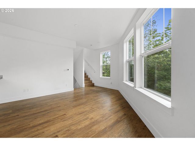 8780 Se FLAVEL St, Portland, OR 97266