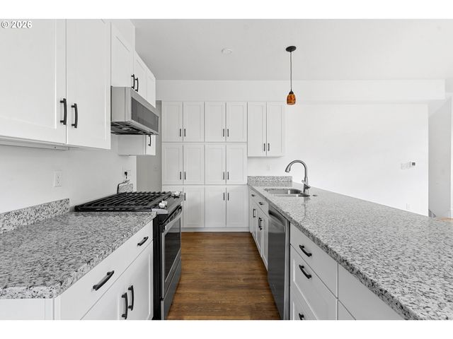 8780 Se FLAVEL St, Portland, OR 97266