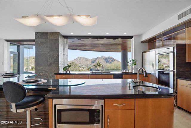 4550 E FOOTHILL Drive, Paradise Valley, AZ 85253