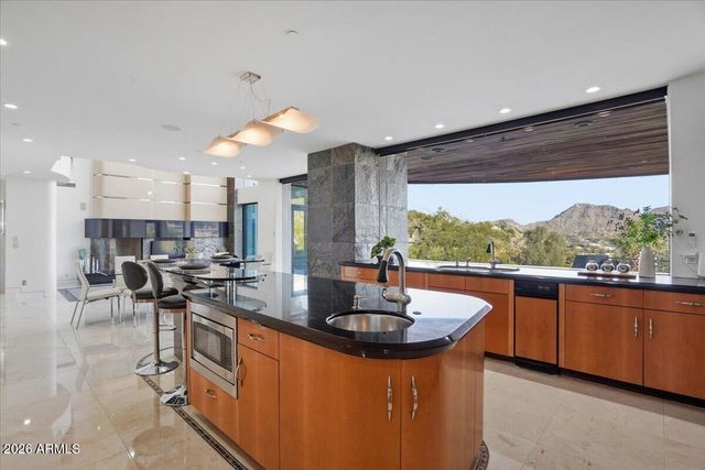 4550 E FOOTHILL Drive, Paradise Valley, AZ 85253