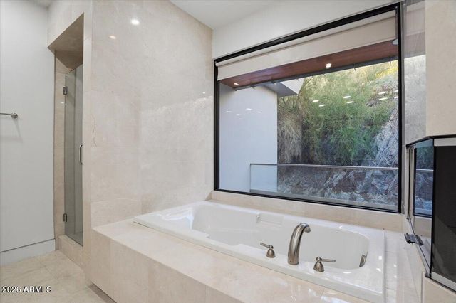 4550 E FOOTHILL Drive, Paradise Valley, AZ 85253